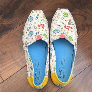 TOMS Kids' Colorful Print Shoes